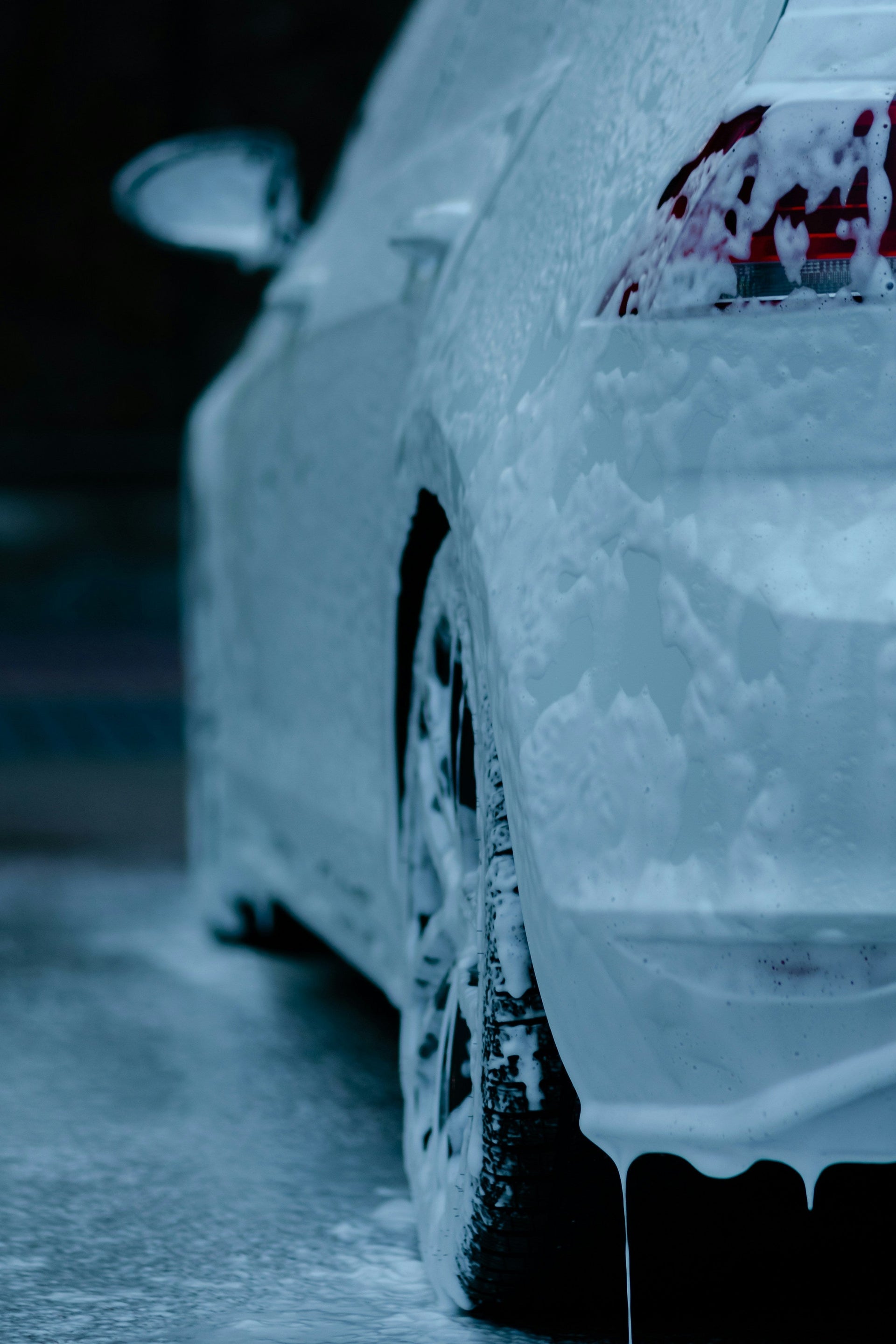 Autowaschanlage vs. Handwäsche – Was ist wirklich besser für Ihr Fahrzeug?